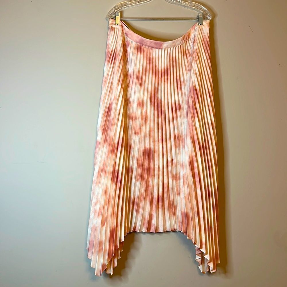 NWT Vince Camuto Shark Bite Pleated Skirt - Size 2X